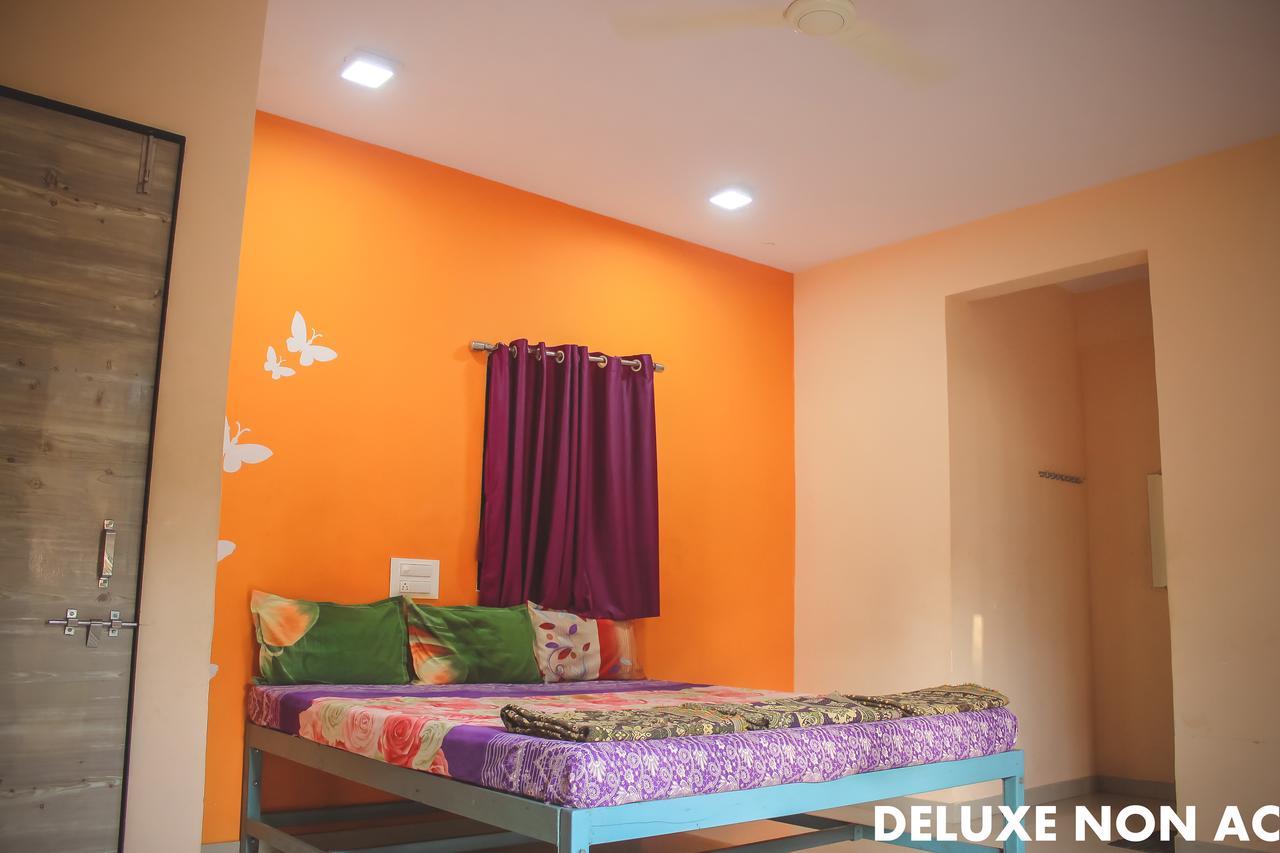 Mhatre Holiday Home Алибаг Екстериор снимка